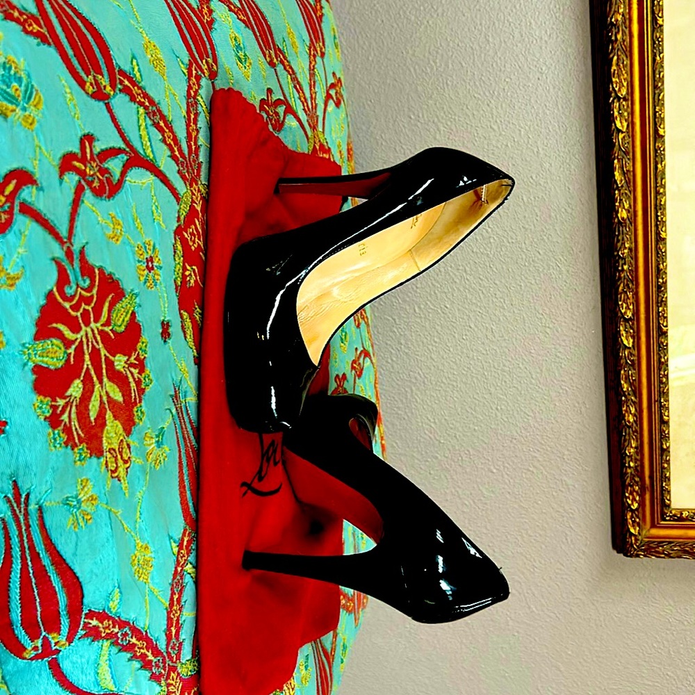 Beautiful Louboutin platform pumps. A+ condition. Size 36 European size. Paris!!
